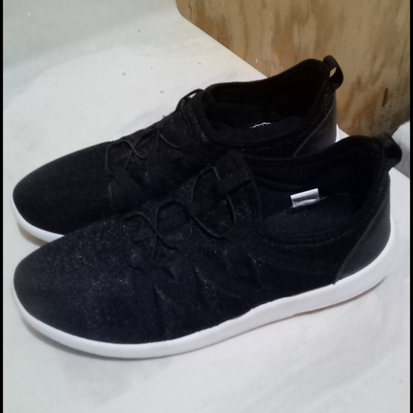 Size 9 left 🌟NEW🌟Black Slip On Shoes - Picture 10 of 14